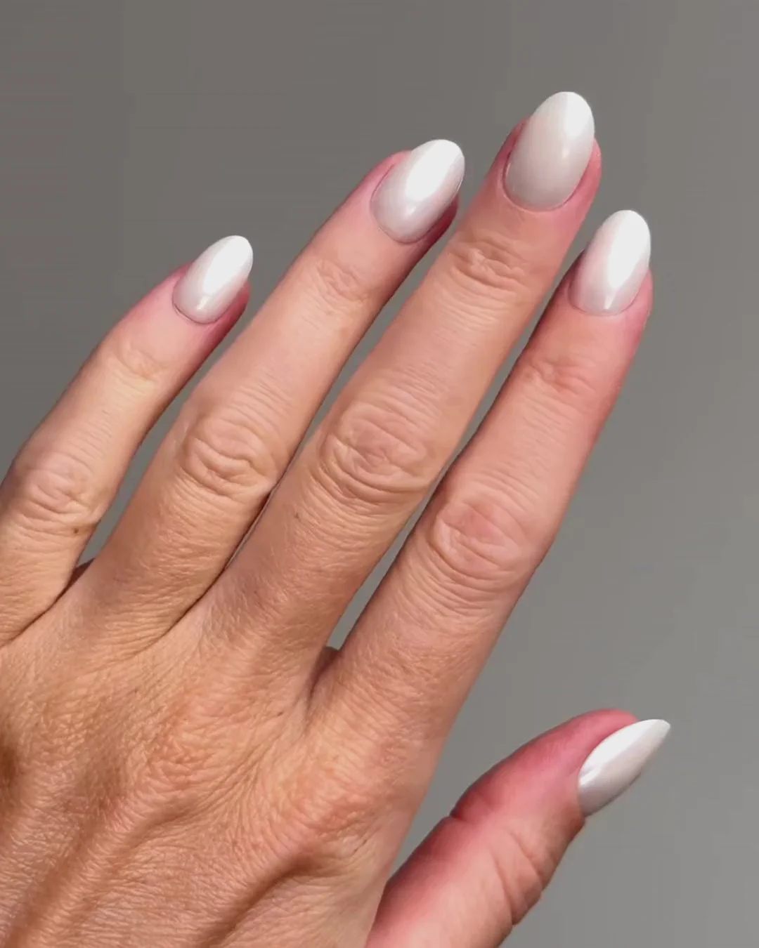 Limited Edition Glazed Pearl Short Round Soft Gel Press Ons - Image 4